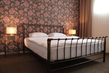 Фото номера Двухместный номер Делюкс с 1 кроватью Отель Vardzia Resort г. Вардзиа 2