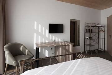 Фото номера Двухместный номер Делюкс с 1 кроватью Отель Vardzia Resort г. Вардзиа 3